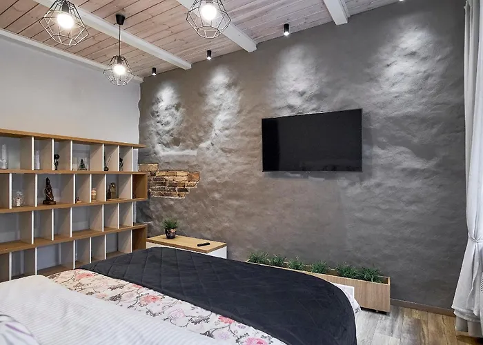 Cosy And Authentic Apartment In Vilnius Old Town